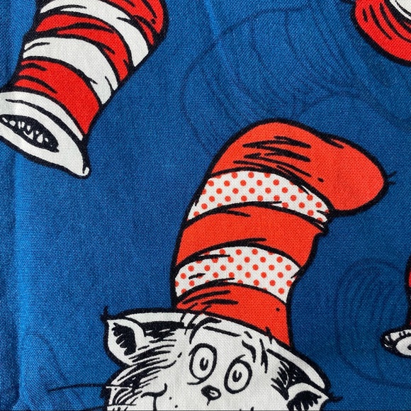 Dr. Seuss CAT IN THE HAT medical cotton scrub top size XS - Picture 10 of 15